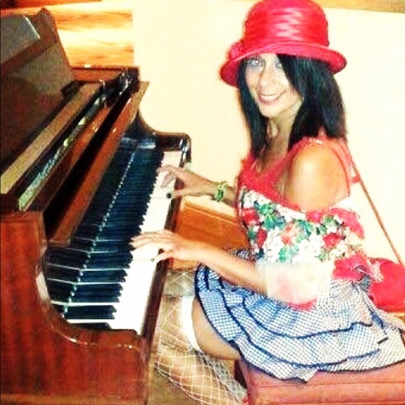 Funky Elegant Designer Ruffled Skirt - Picture 2 of 10